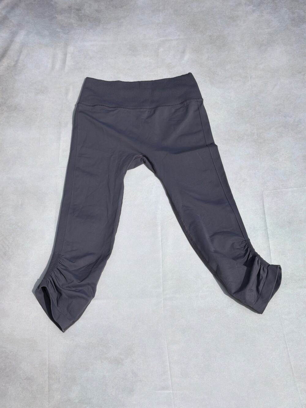 Lululemon Two Dot Muted Dark Purple Capri Scrunched Ankle Leggings